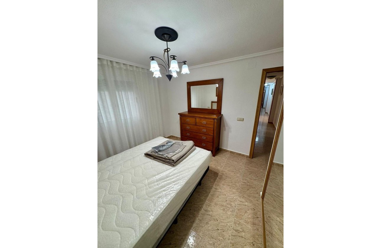 Herverkoop - Appartement -
Torrevieja - Centro