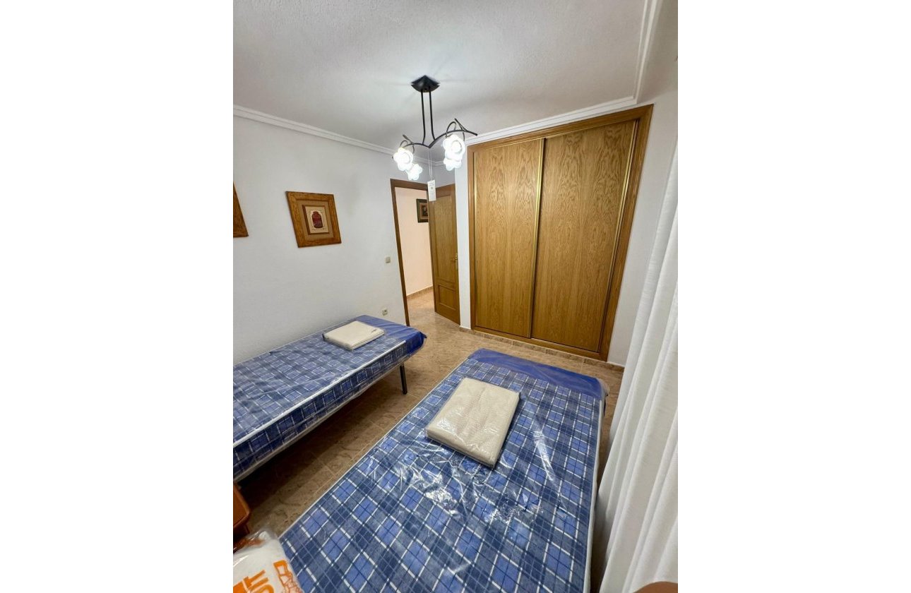 Herverkoop - Appartement -
Torrevieja - Centro