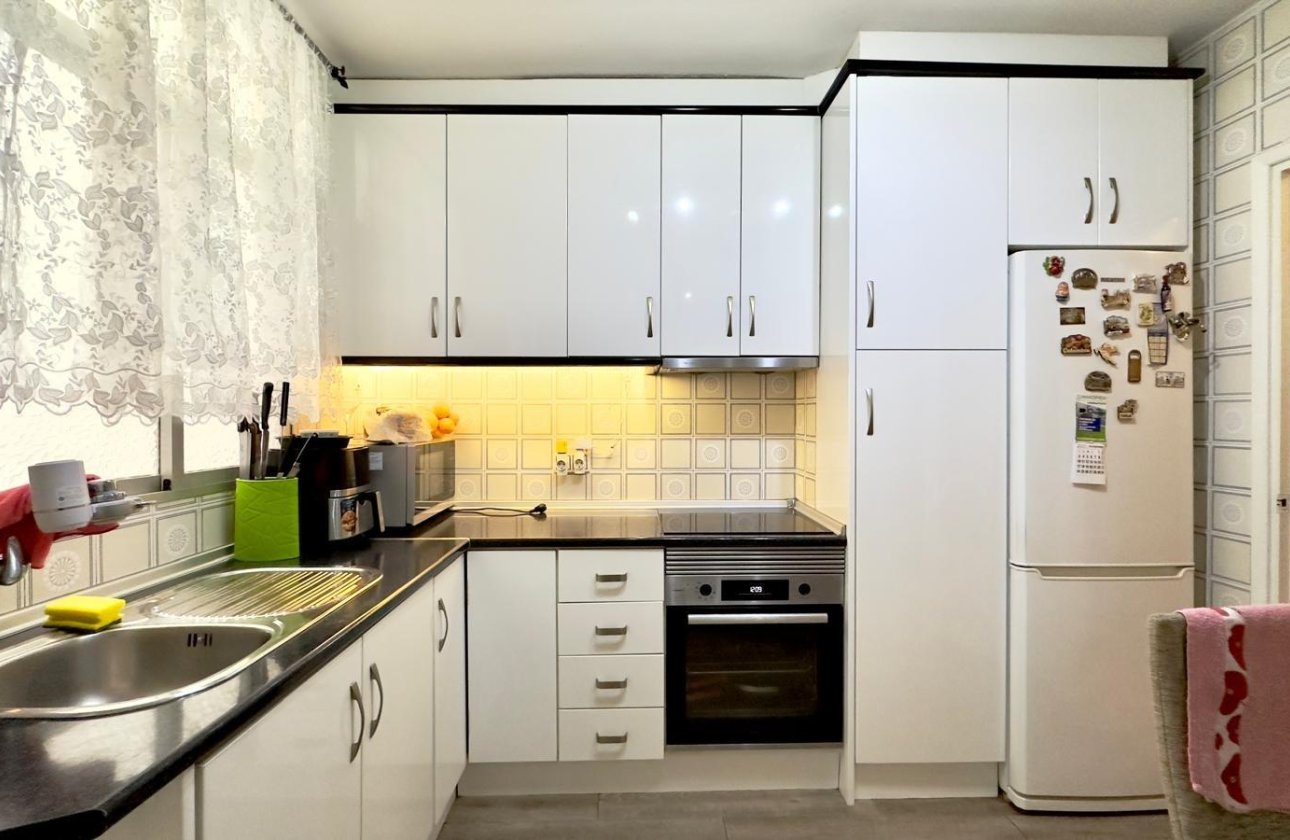 Herverkoop - Appartement -
Torrevieja - Centro