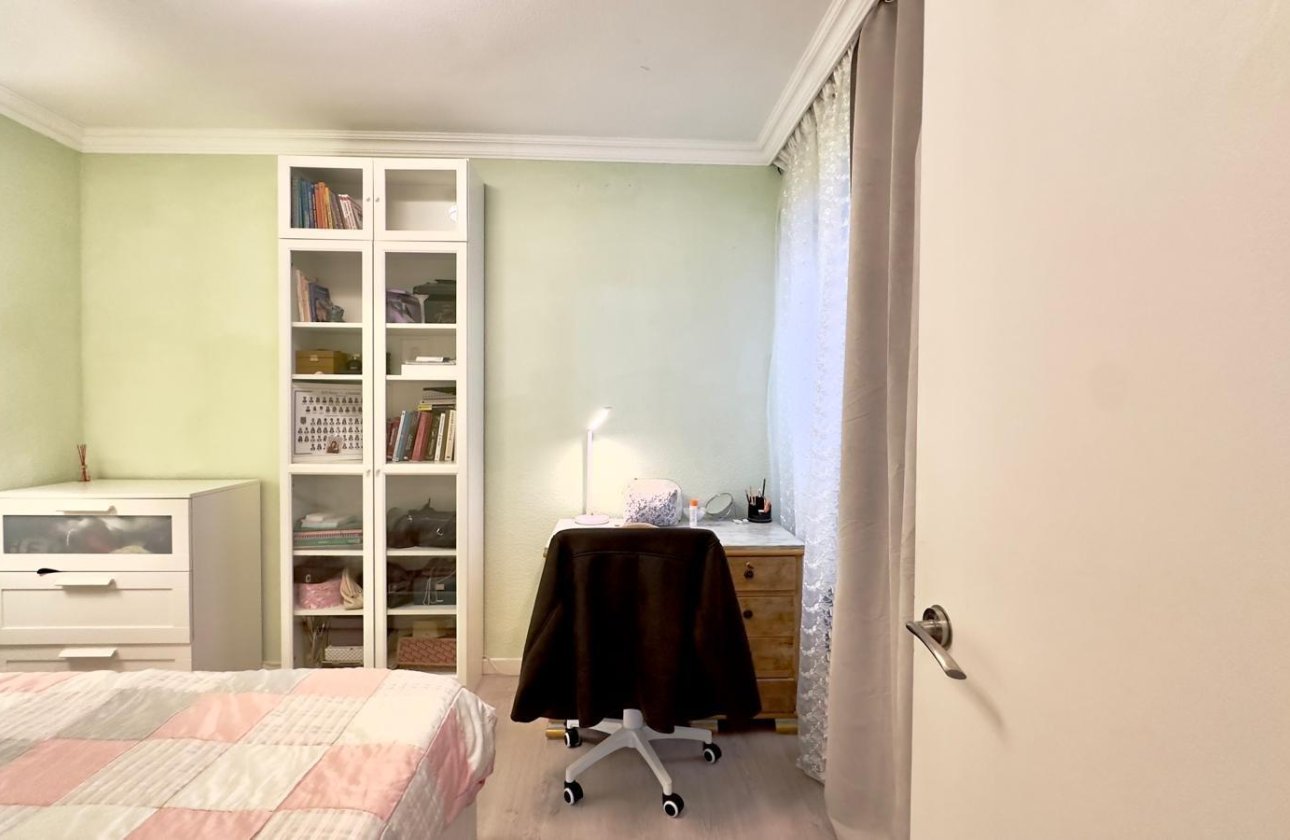 Herverkoop - Appartement -
Torrevieja - Centro