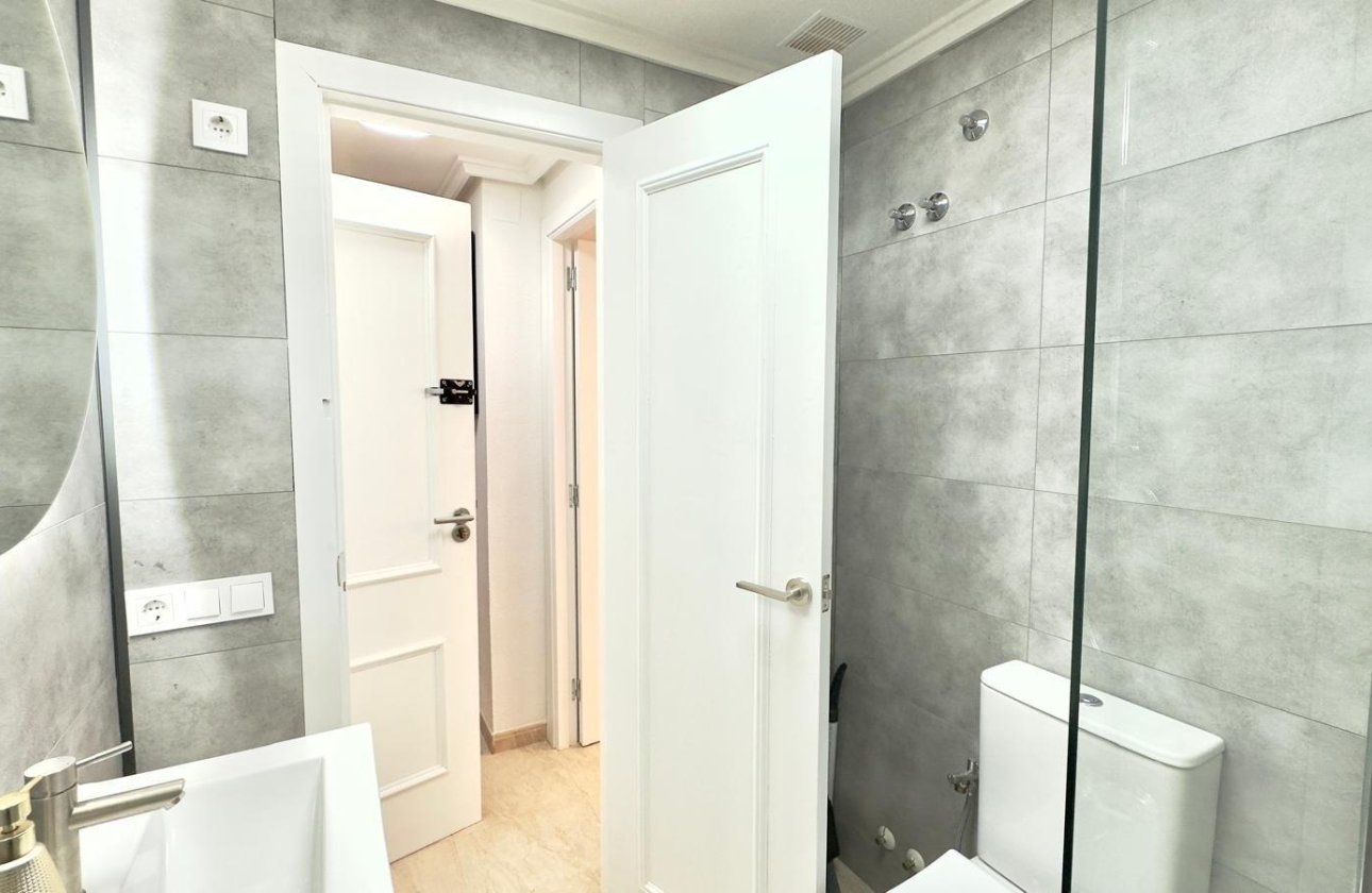 Herverkoop - Appartement -
Torrevieja - Centro