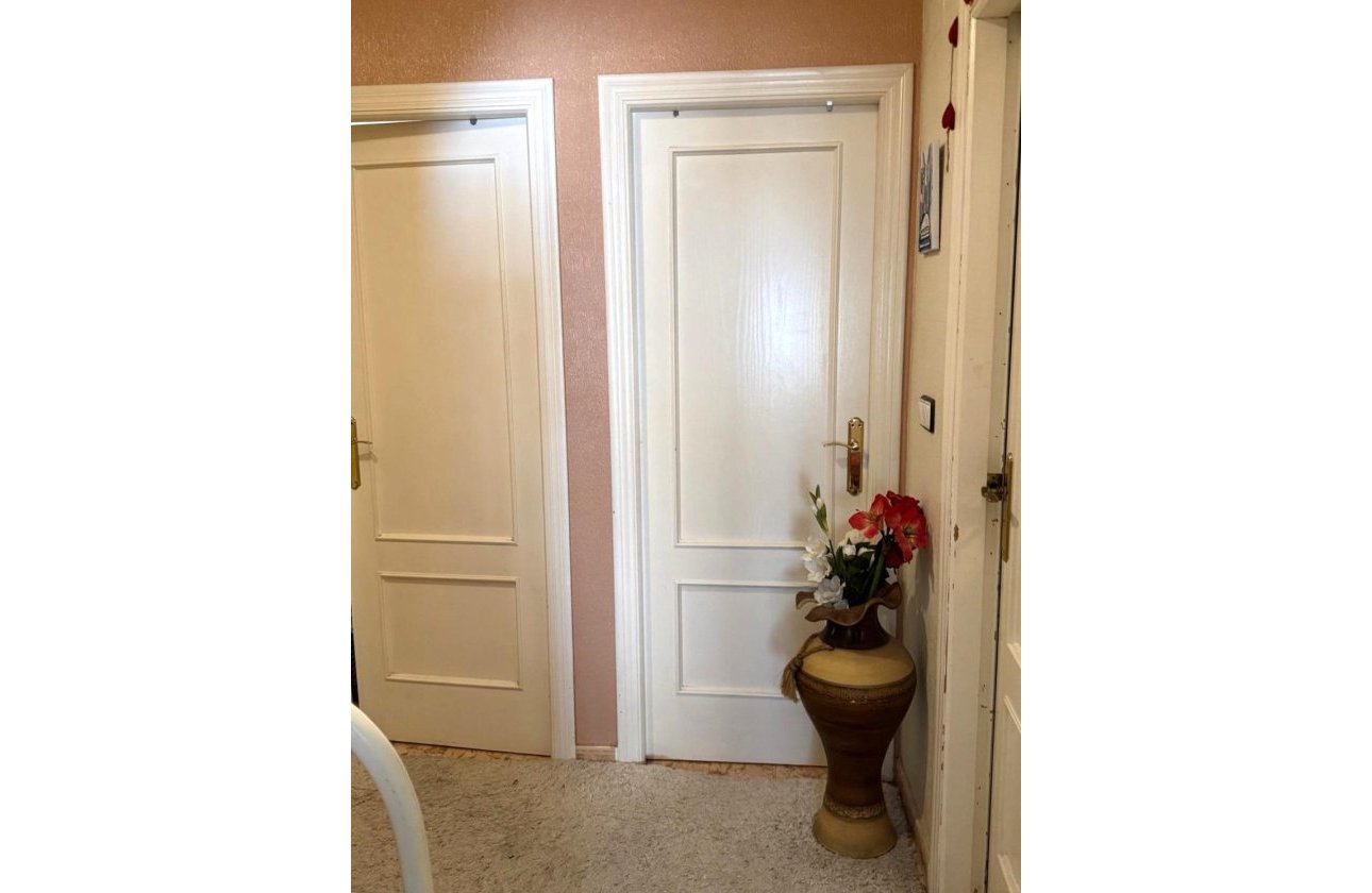 Herverkoop - Appartement -
Torrevieja - Centro