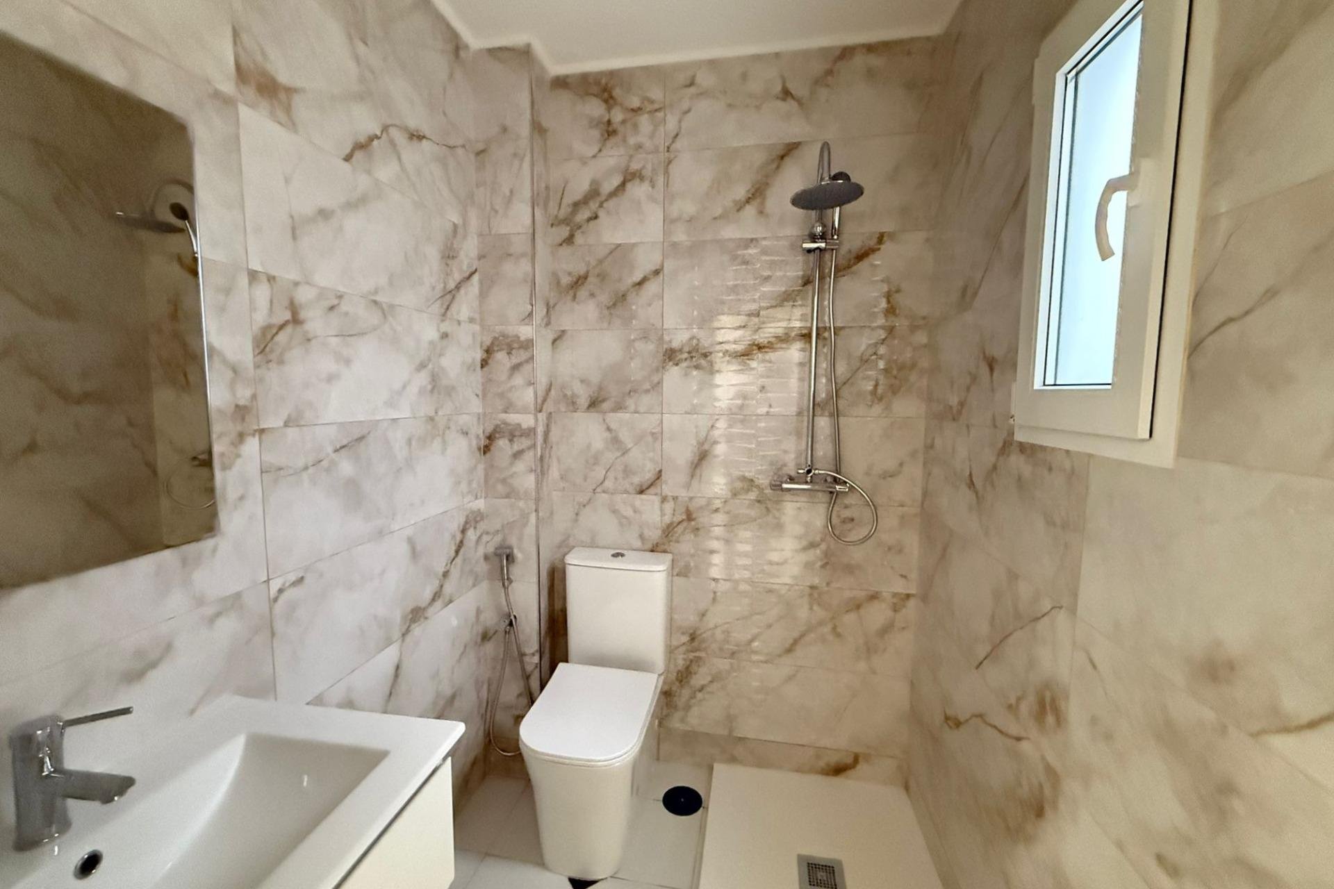 Herverkoop - Appartement -
Torrevieja - Centro