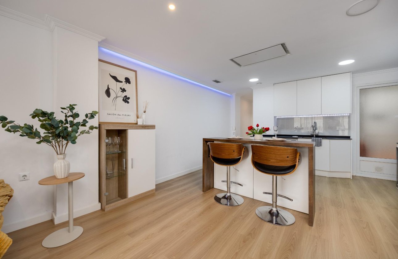 Herverkoop - Appartement -
Torrevieja - Centro