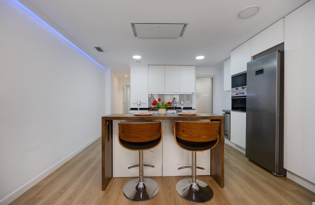 Herverkoop - Appartement -
Torrevieja - Centro