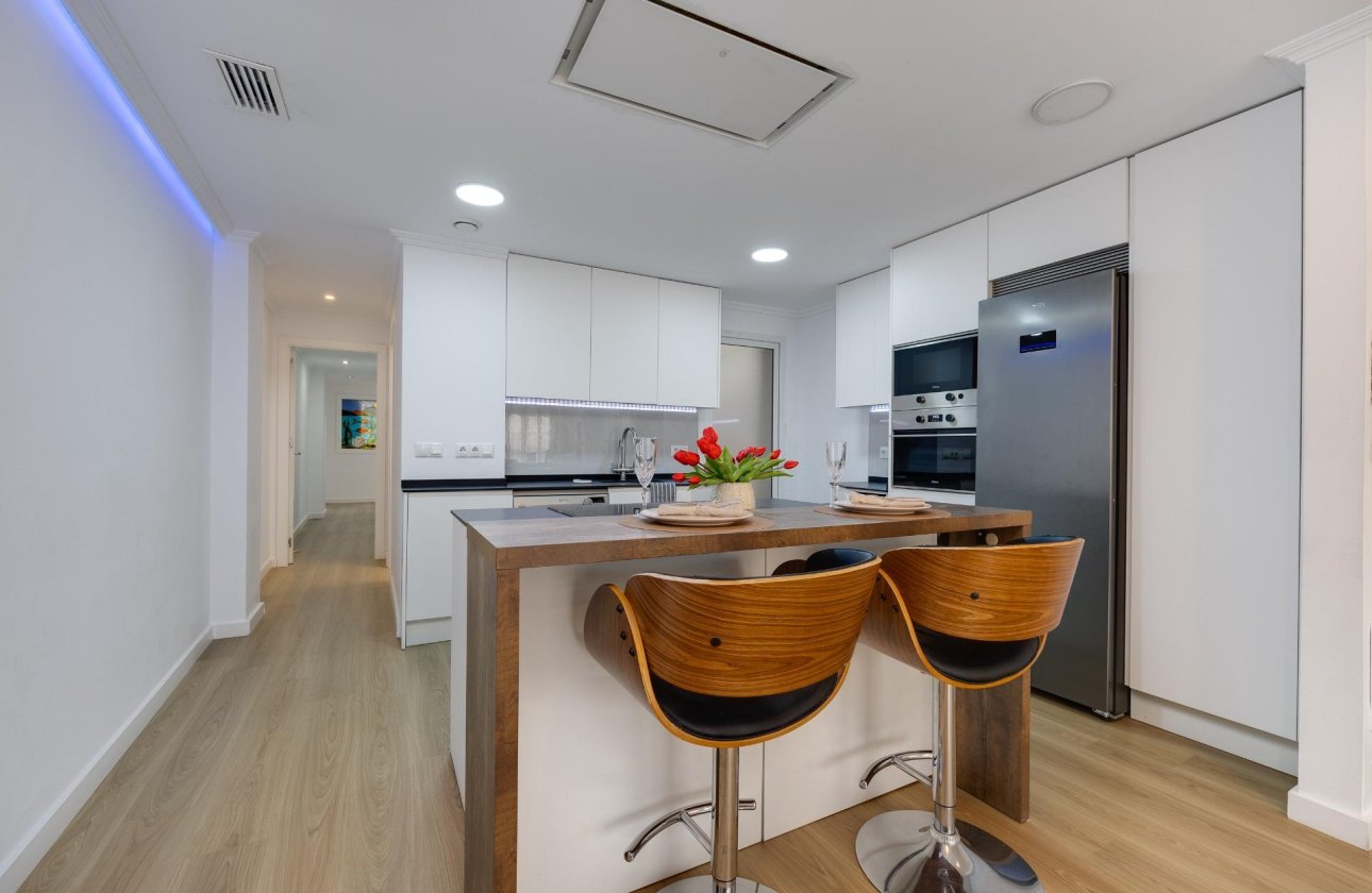 Herverkoop - Appartement -
Torrevieja - Centro