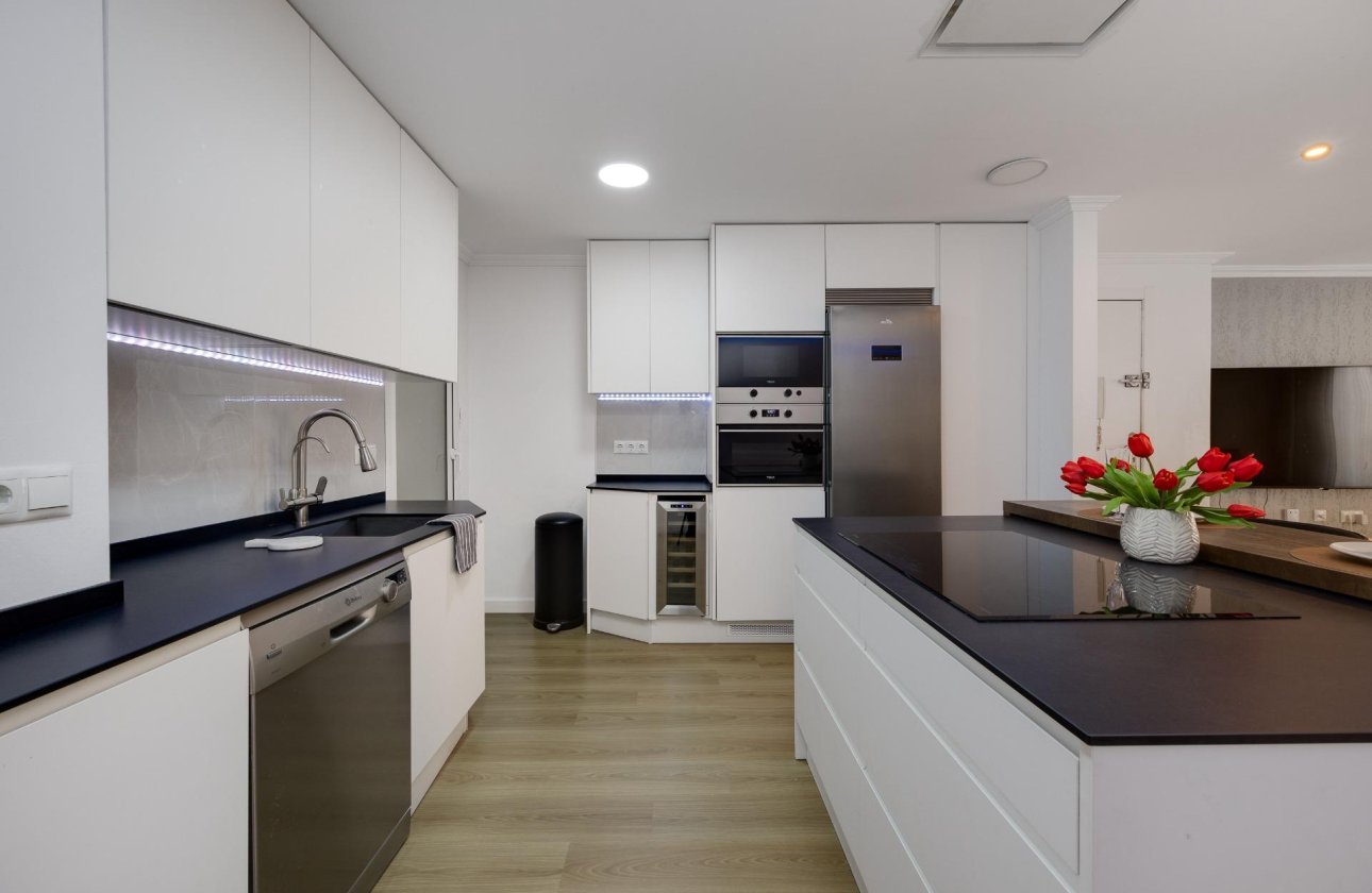 Herverkoop - Appartement -
Torrevieja - Centro