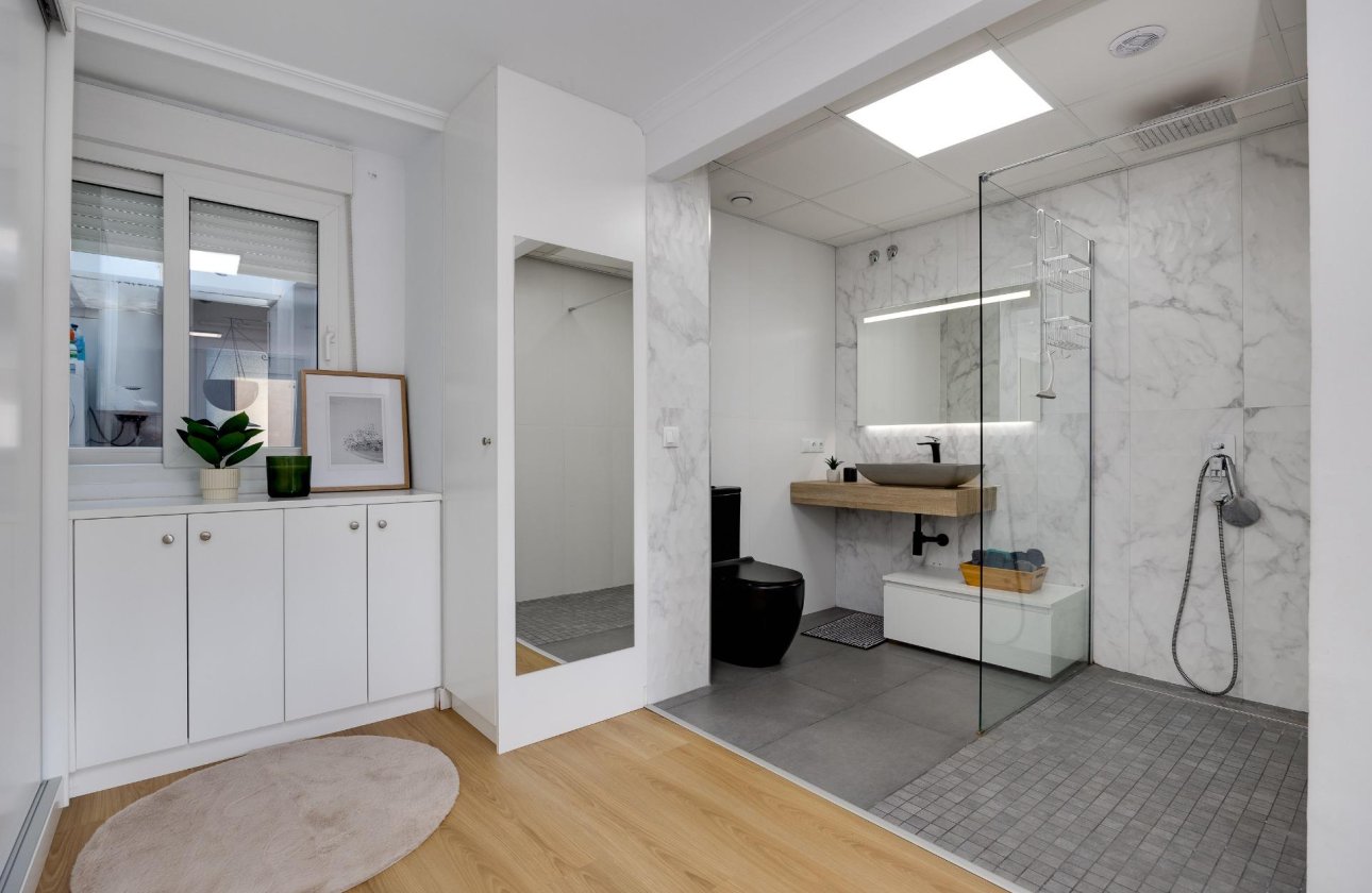 Herverkoop - Appartement -
Torrevieja - Centro