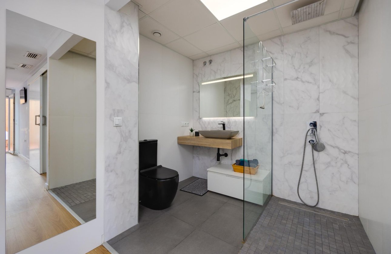 Herverkoop - Appartement -
Torrevieja - Centro