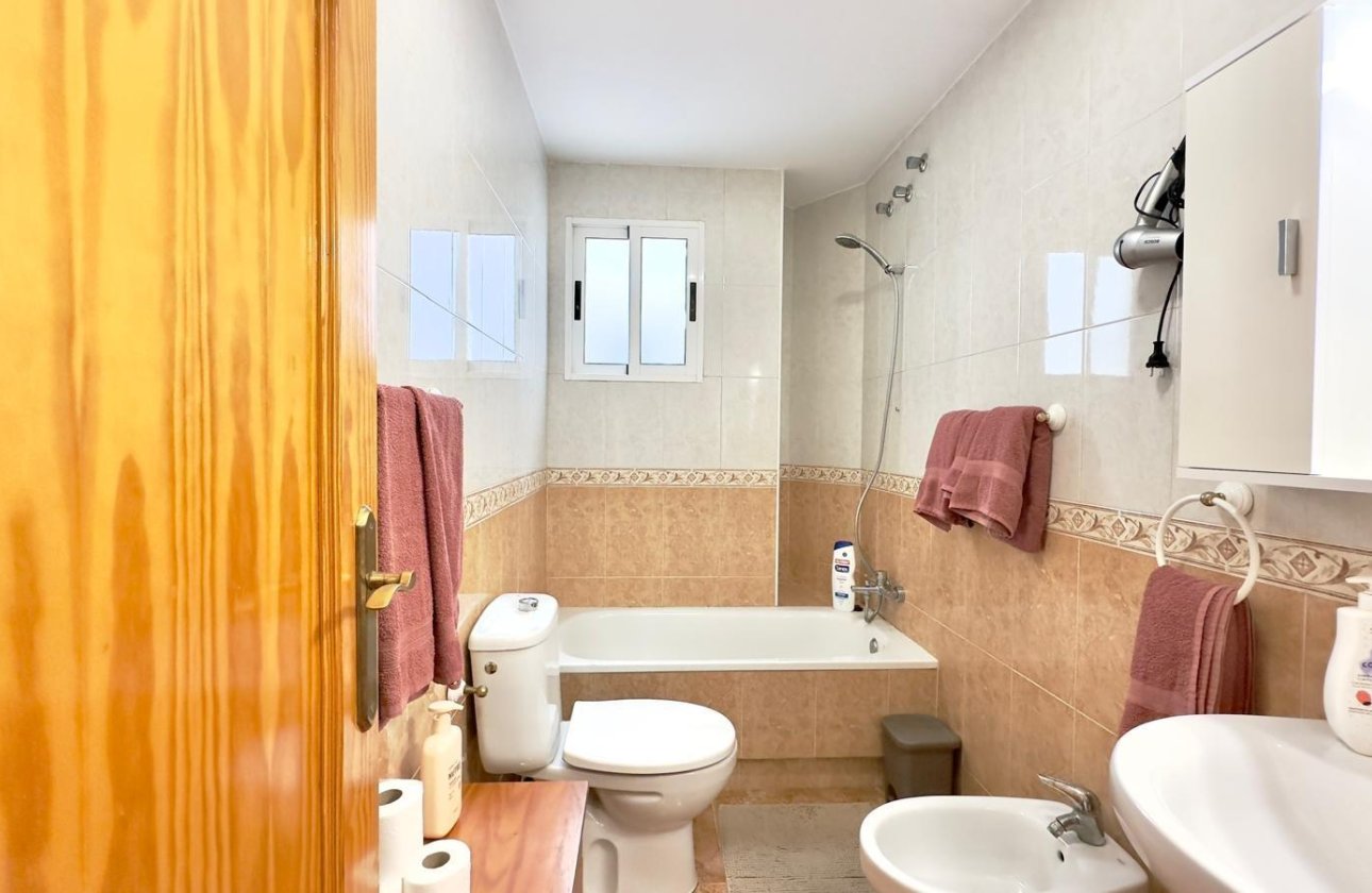 Herverkoop - Appartement -
Torrevieja - Centro