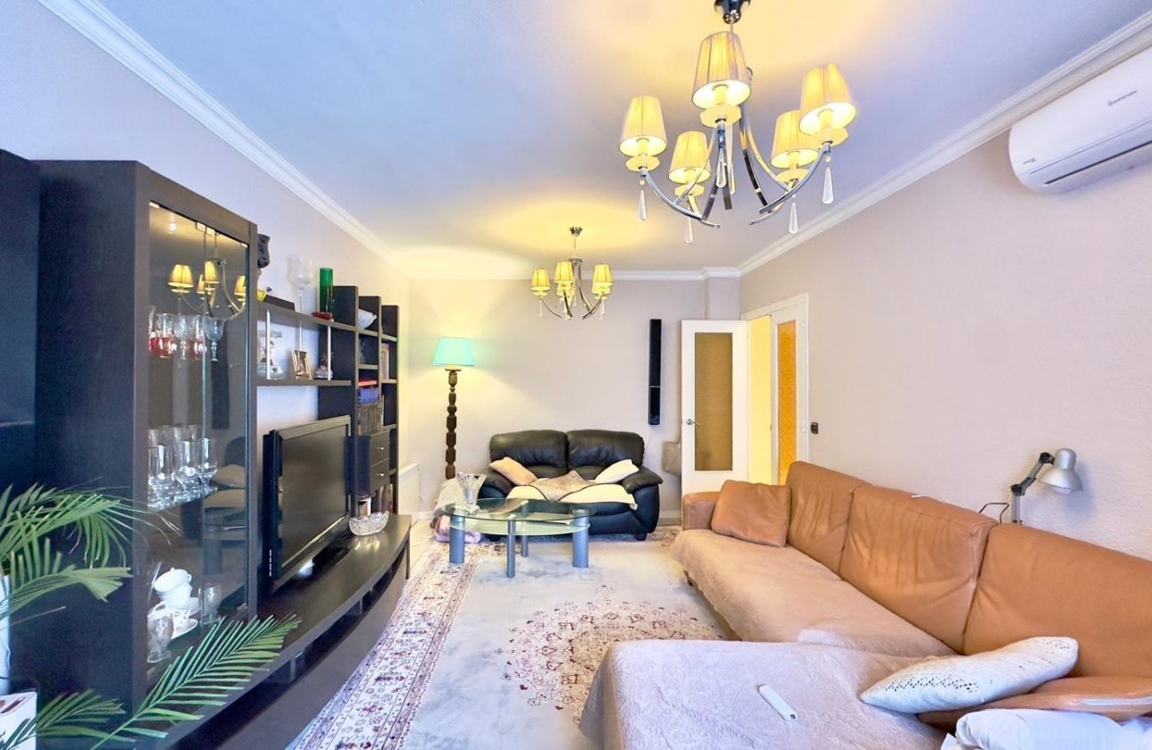 Herverkoop - Appartement -
Torrevieja - Centro