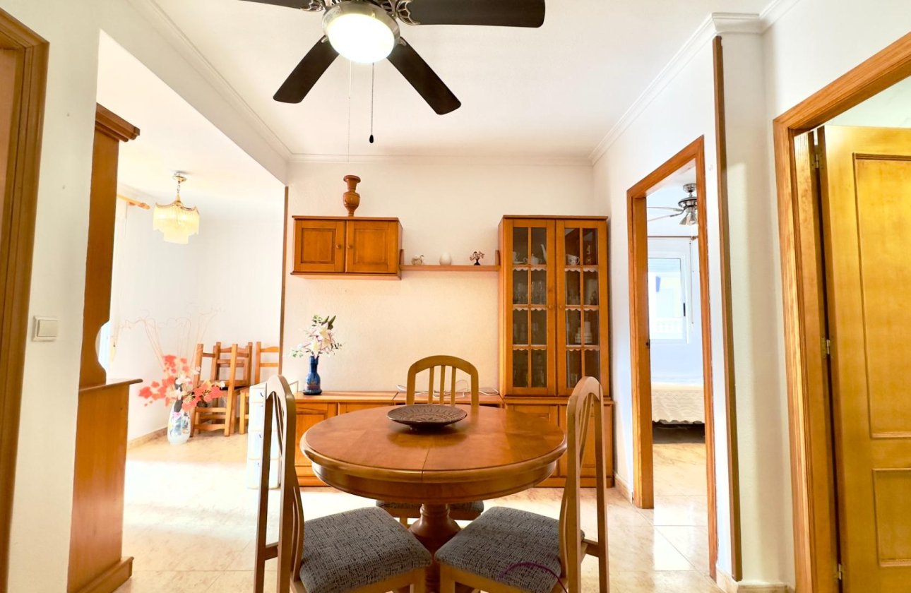 Herverkoop - Appartement -
Torrevieja - Centro