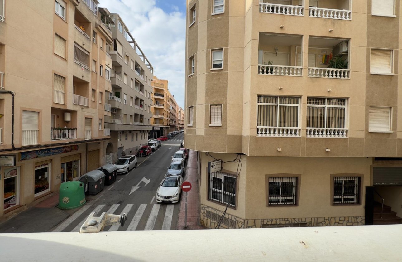 Herverkoop - Appartement -
Torrevieja - Centro