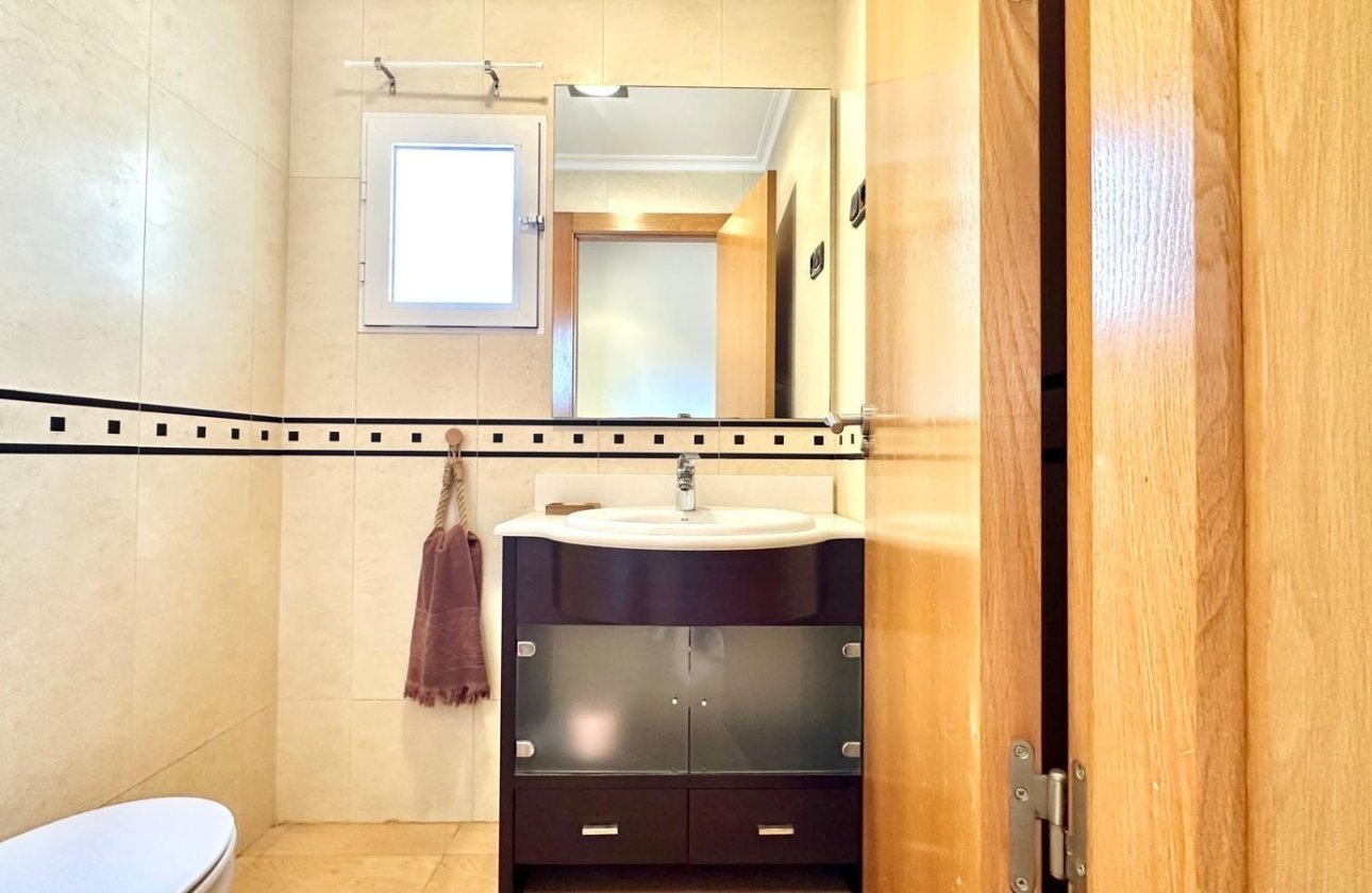 Herverkoop - Appartement -
Torrevieja - Centro