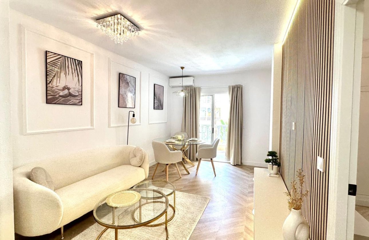 Herverkoop - Appartement -
Torrevieja - Centro