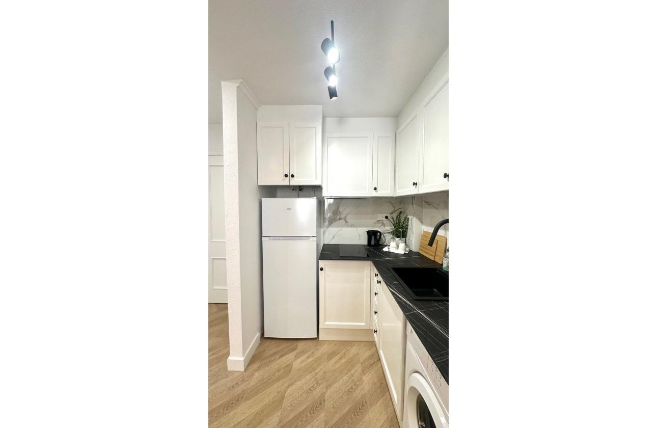 Herverkoop - Appartement -
Torrevieja - Centro