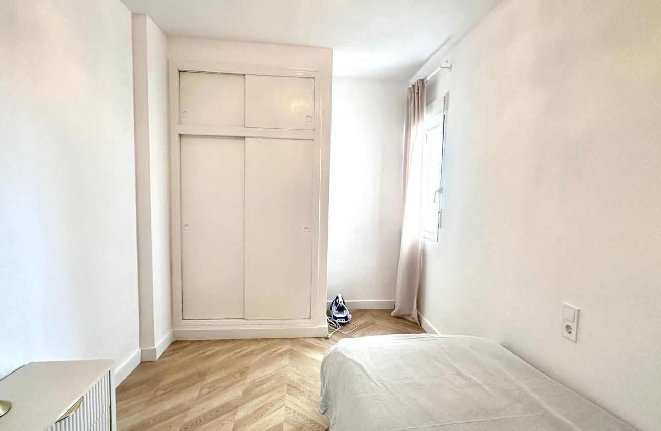 Herverkoop - Appartement -
Torrevieja - Centro