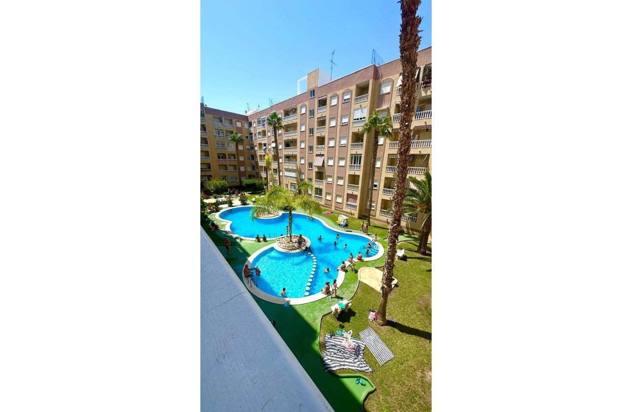 Herverkoop - Appartement -
Torrevieja - Centro