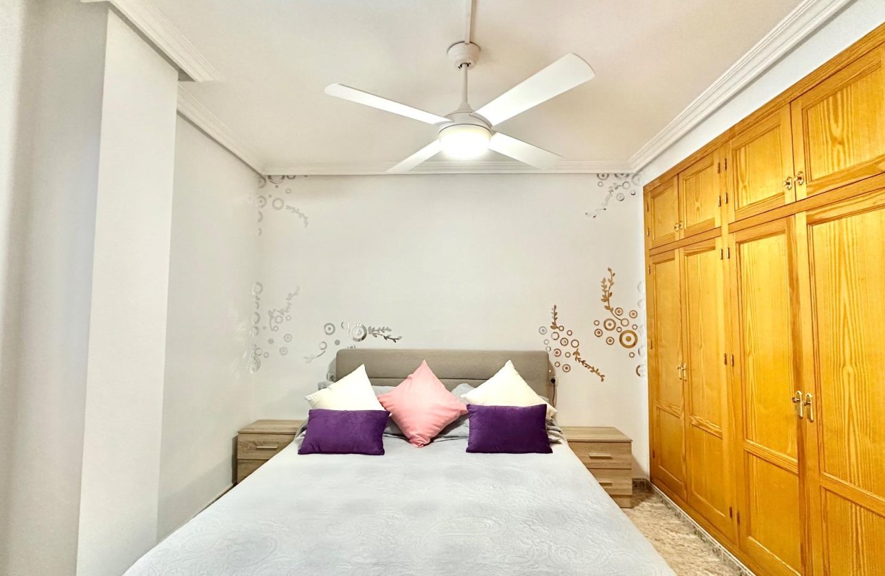 Herverkoop - Appartement -
Torrevieja - Centro