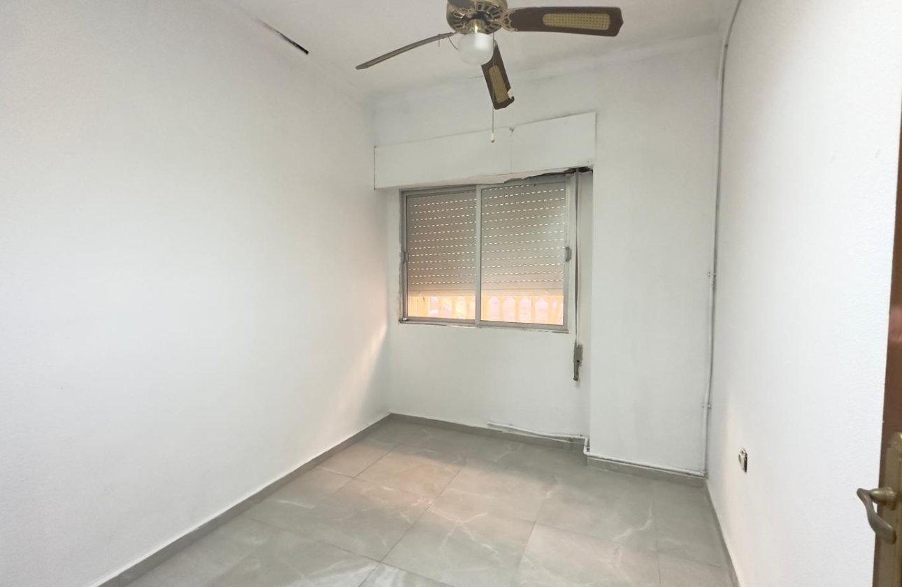 Herverkoop - Appartement -
Torrevieja - Centro