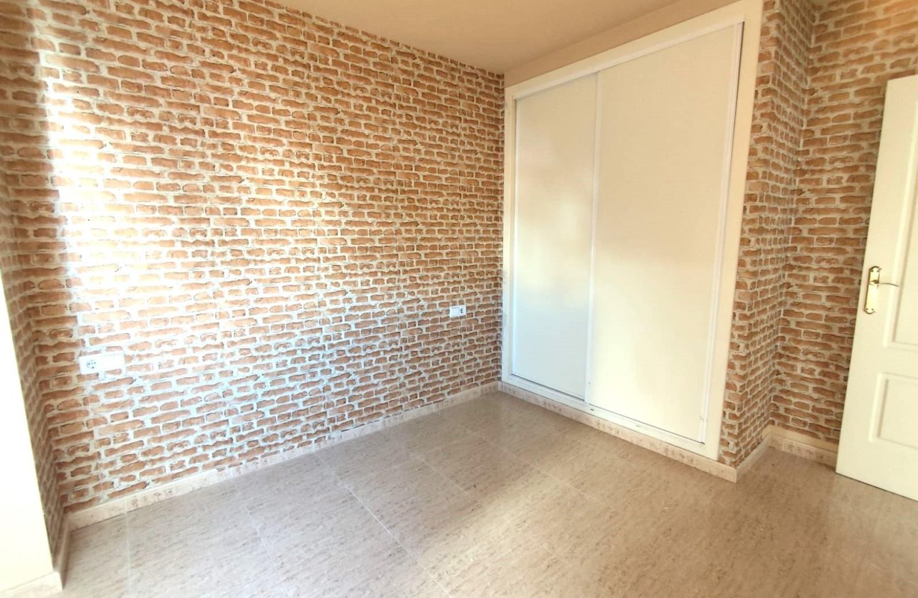Herverkoop - Appartement -
Torrevieja - Centro