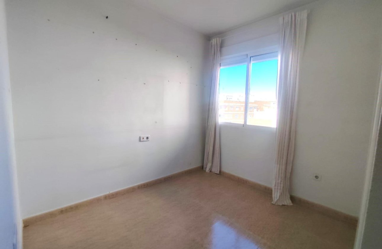 Herverkoop - Appartement -
Torrevieja - Centro