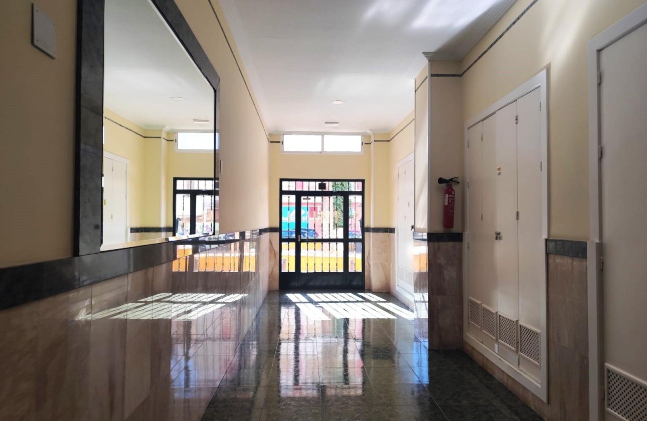 Herverkoop - Appartement -
Torrevieja - Centro