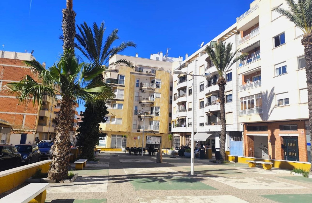 Herverkoop - Appartement -
Torrevieja - Centro
