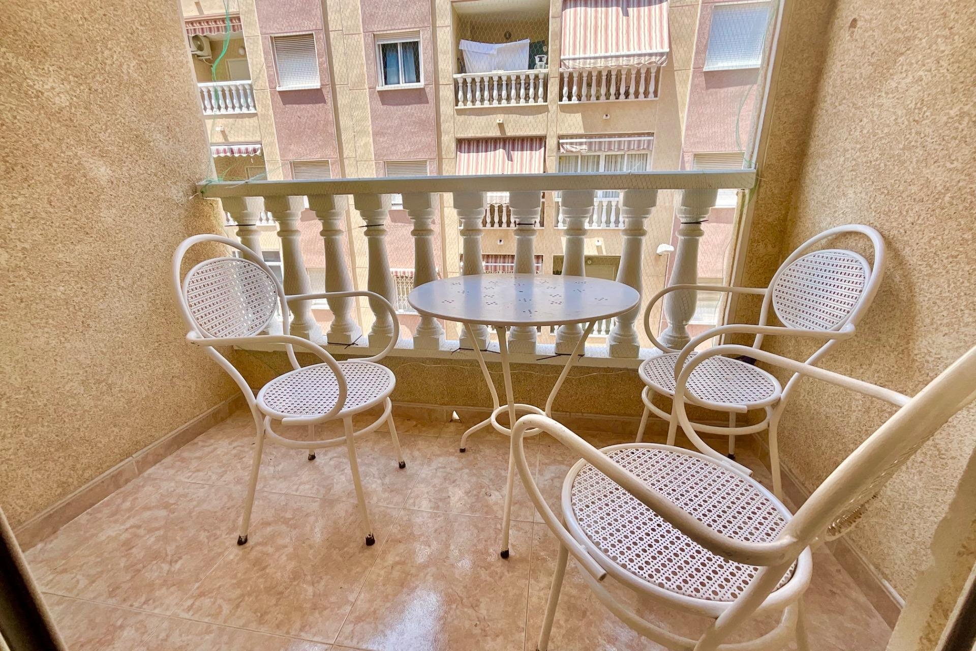 Herverkoop - Appartement -
Torrevieja - Centro