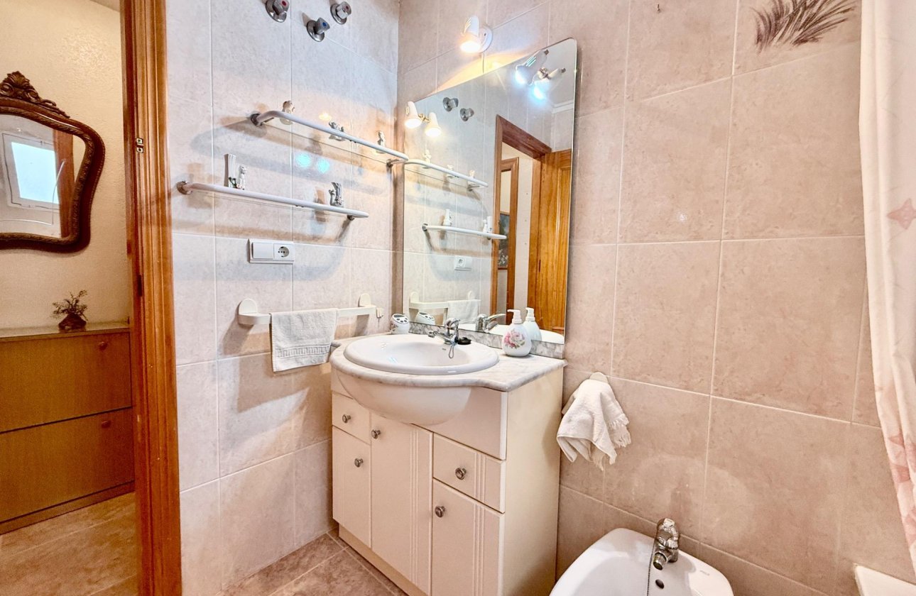 Herverkoop - Appartement -
Torrevieja - Centro