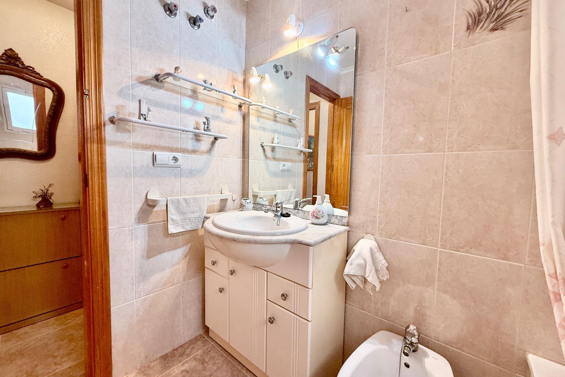 Herverkoop - Appartement -
Torrevieja - Centro