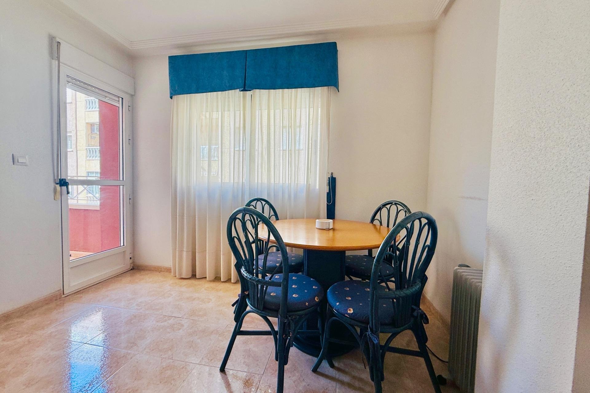 Herverkoop - Appartement -
Torrevieja - Centro