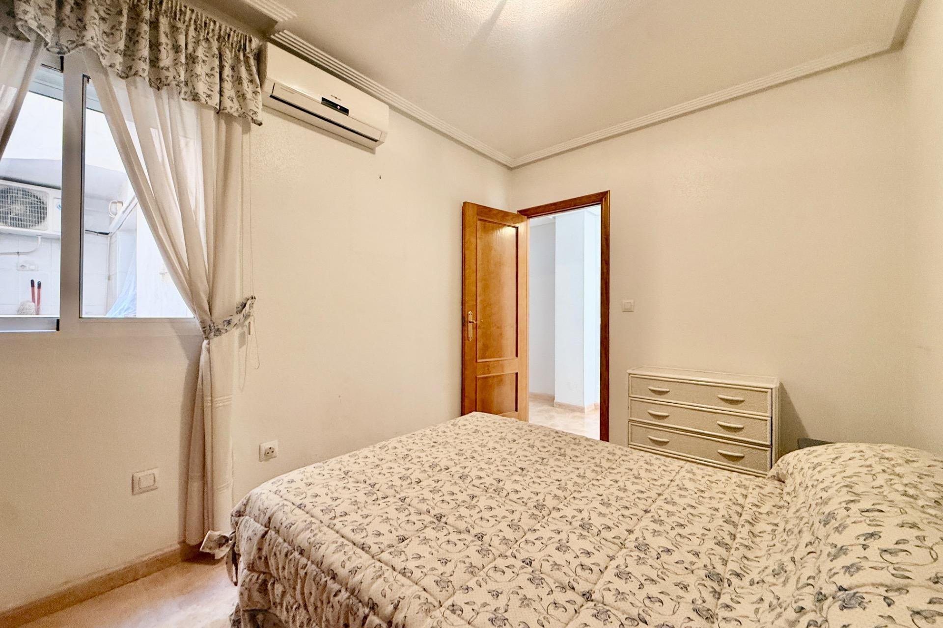 Herverkoop - Appartement -
Torrevieja - Centro