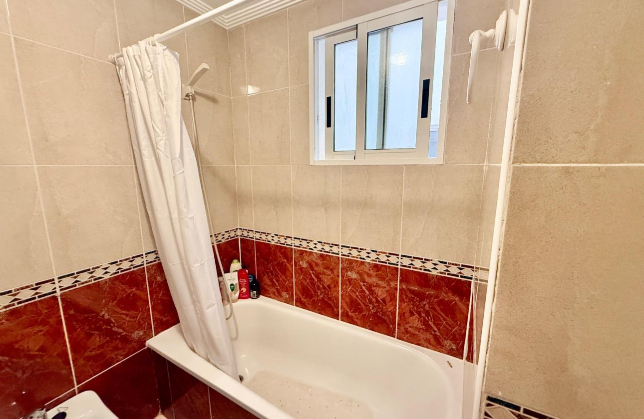 Herverkoop - Appartement -
Torrevieja - Centro