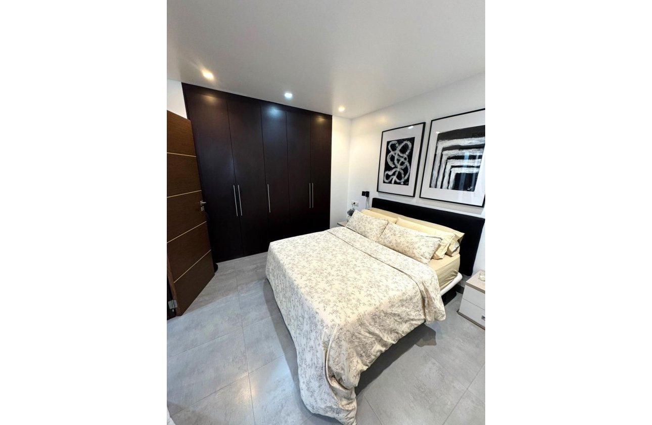 Herverkoop - Appartement -
Torrevieja - Centro