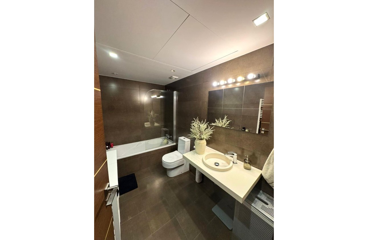 Herverkoop - Appartement -
Torrevieja - Centro