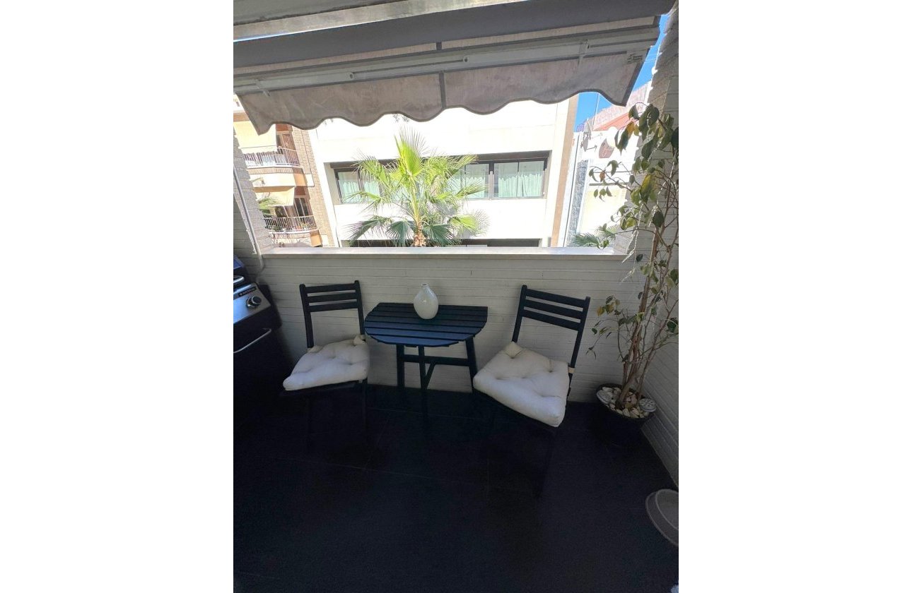 Herverkoop - Appartement -
Torrevieja - Centro