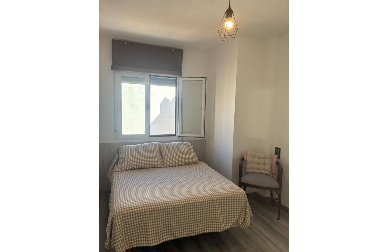 Herverkoop - Appartement -
Torrevieja - Centro