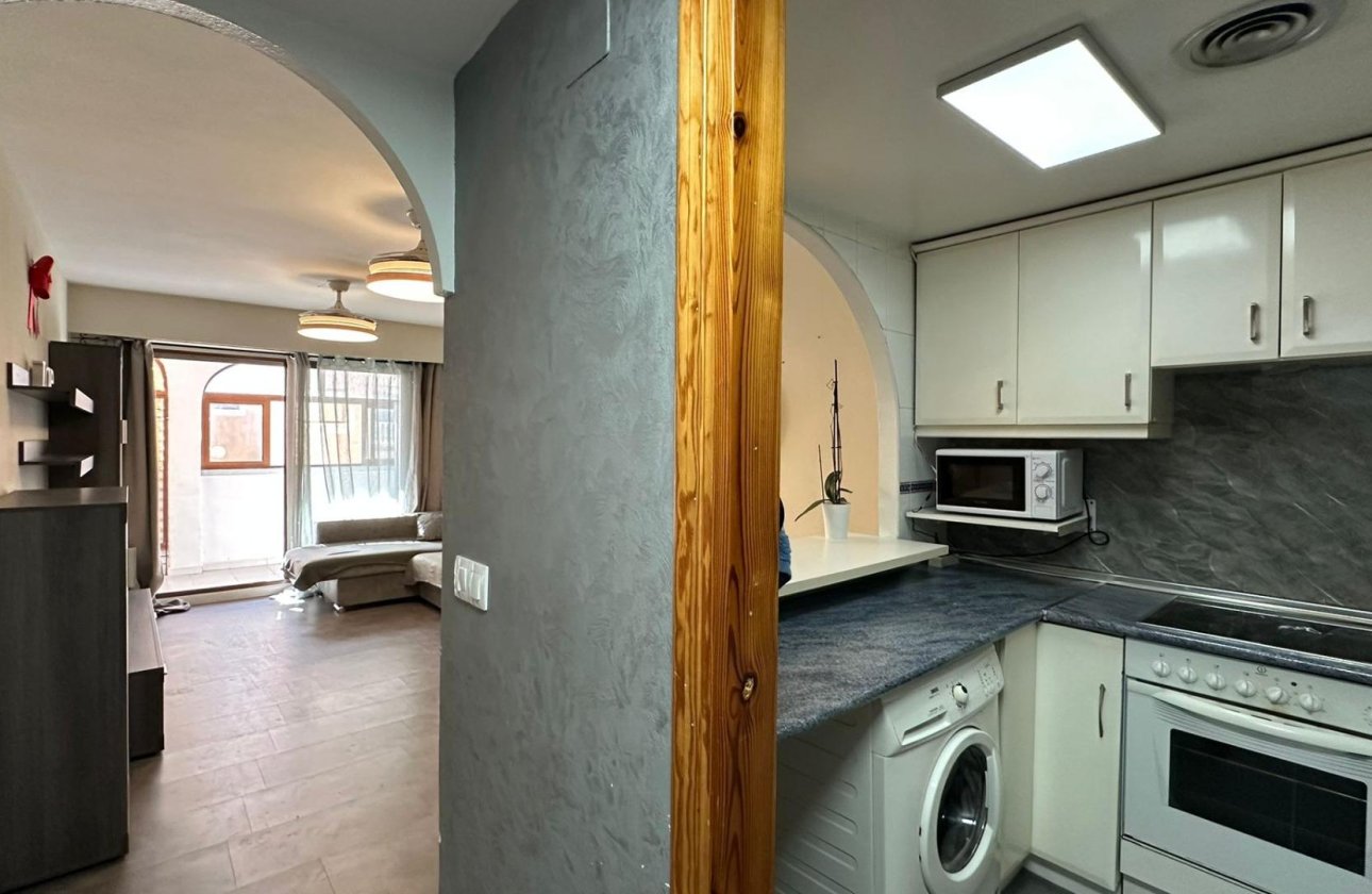 Herverkoop - Appartement -
Torrevieja - Centro