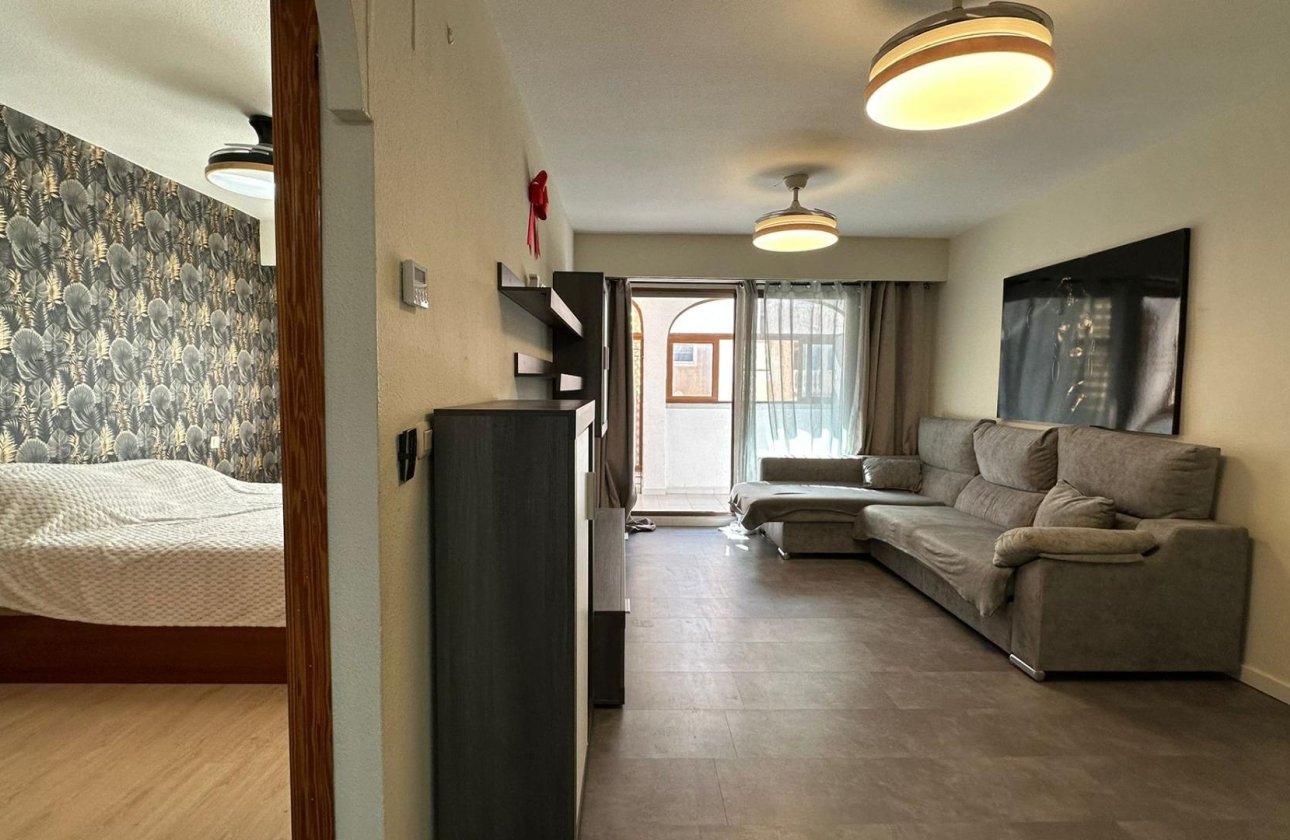 Herverkoop - Appartement -
Torrevieja - Centro