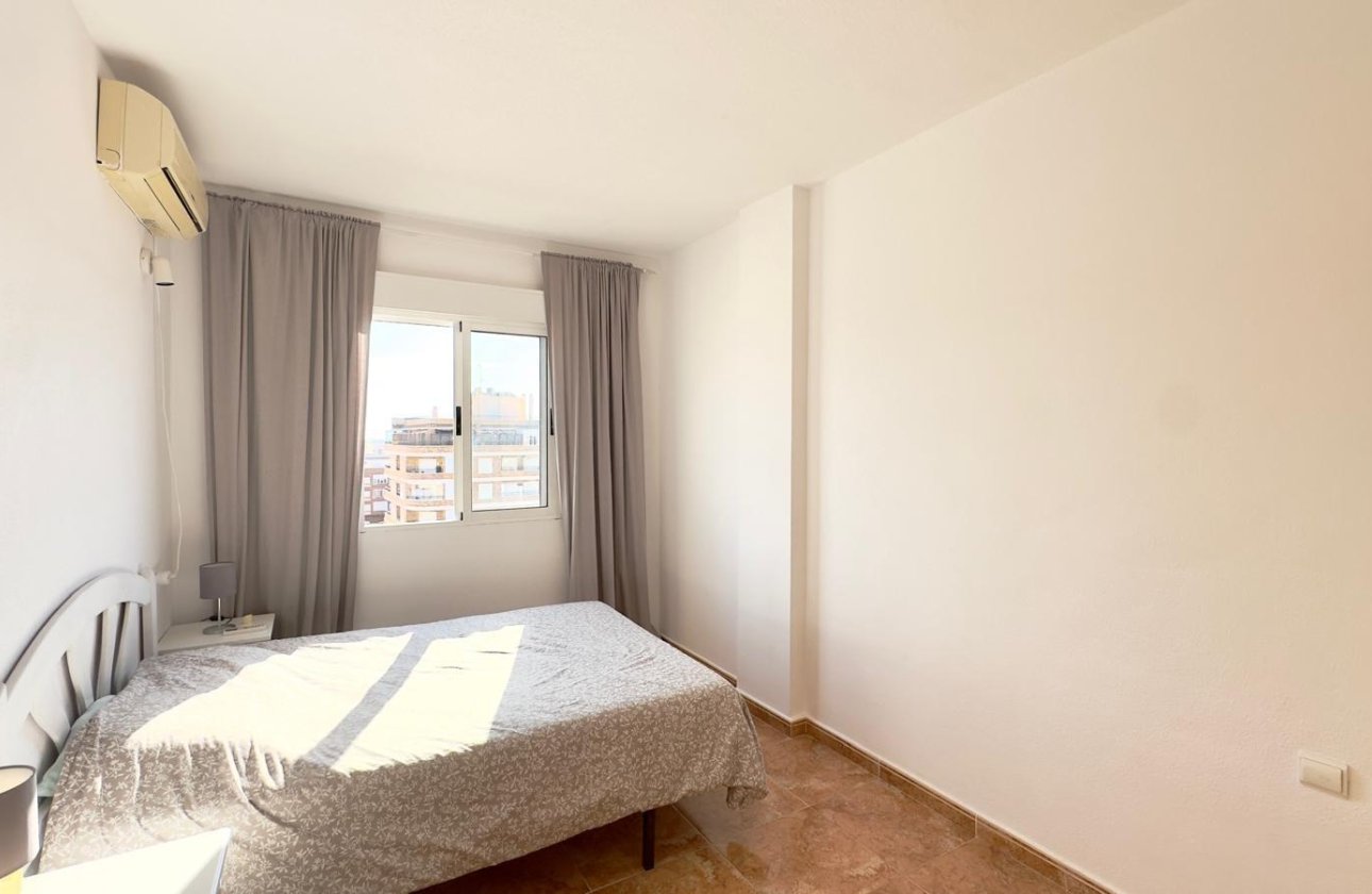 Herverkoop - Appartement -
Torrevieja - Centro