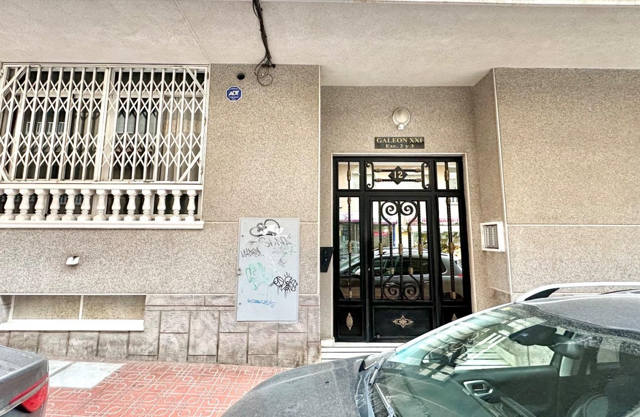 Herverkoop - Appartement -
Torrevieja - Centro