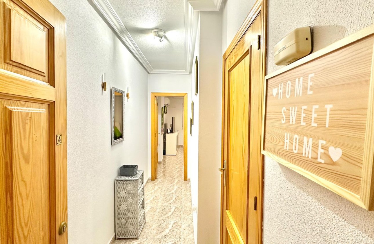 Herverkoop - Appartement -
Torrevieja - Centro