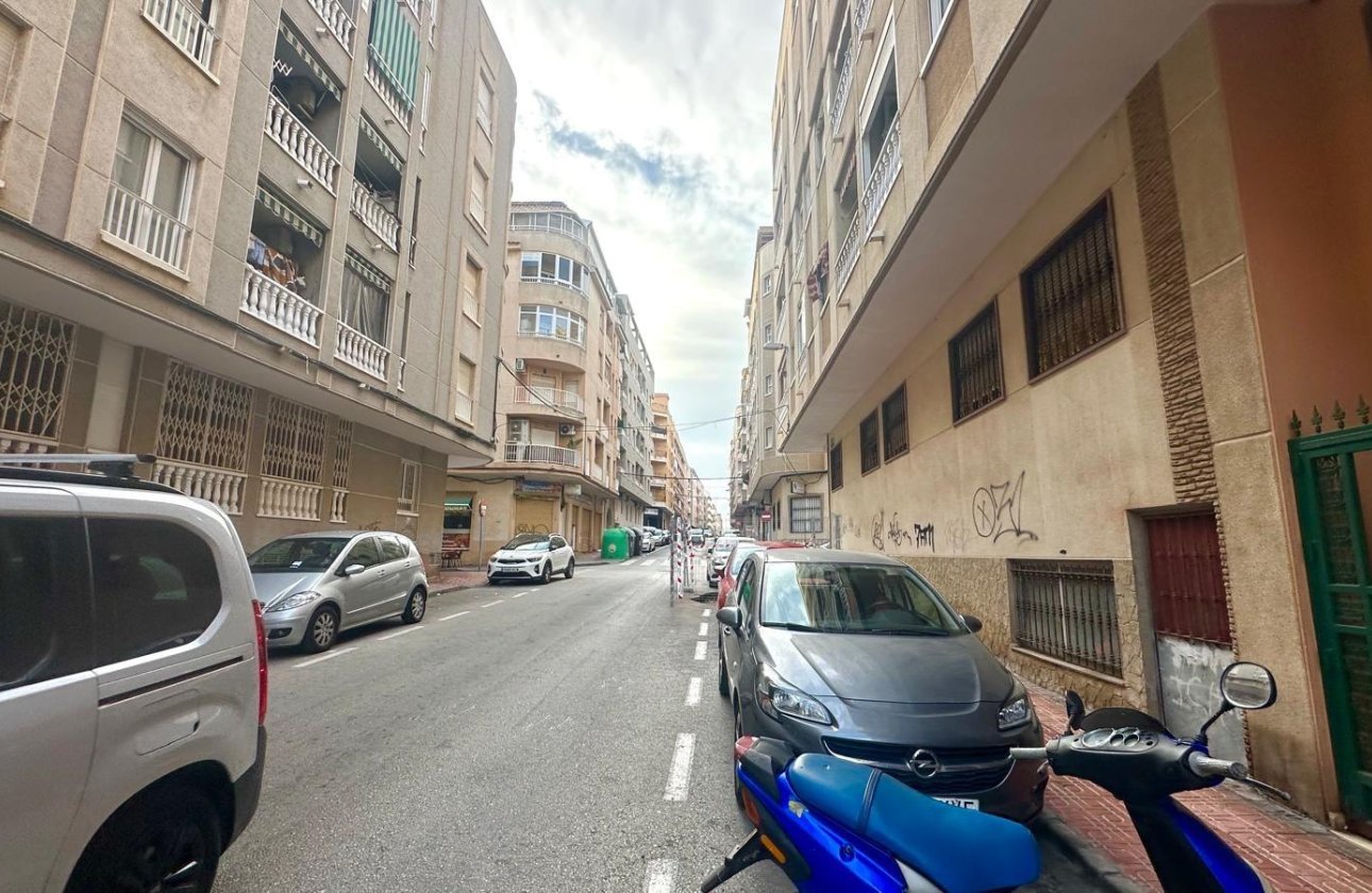 Herverkoop - Appartement -
Torrevieja - Centro