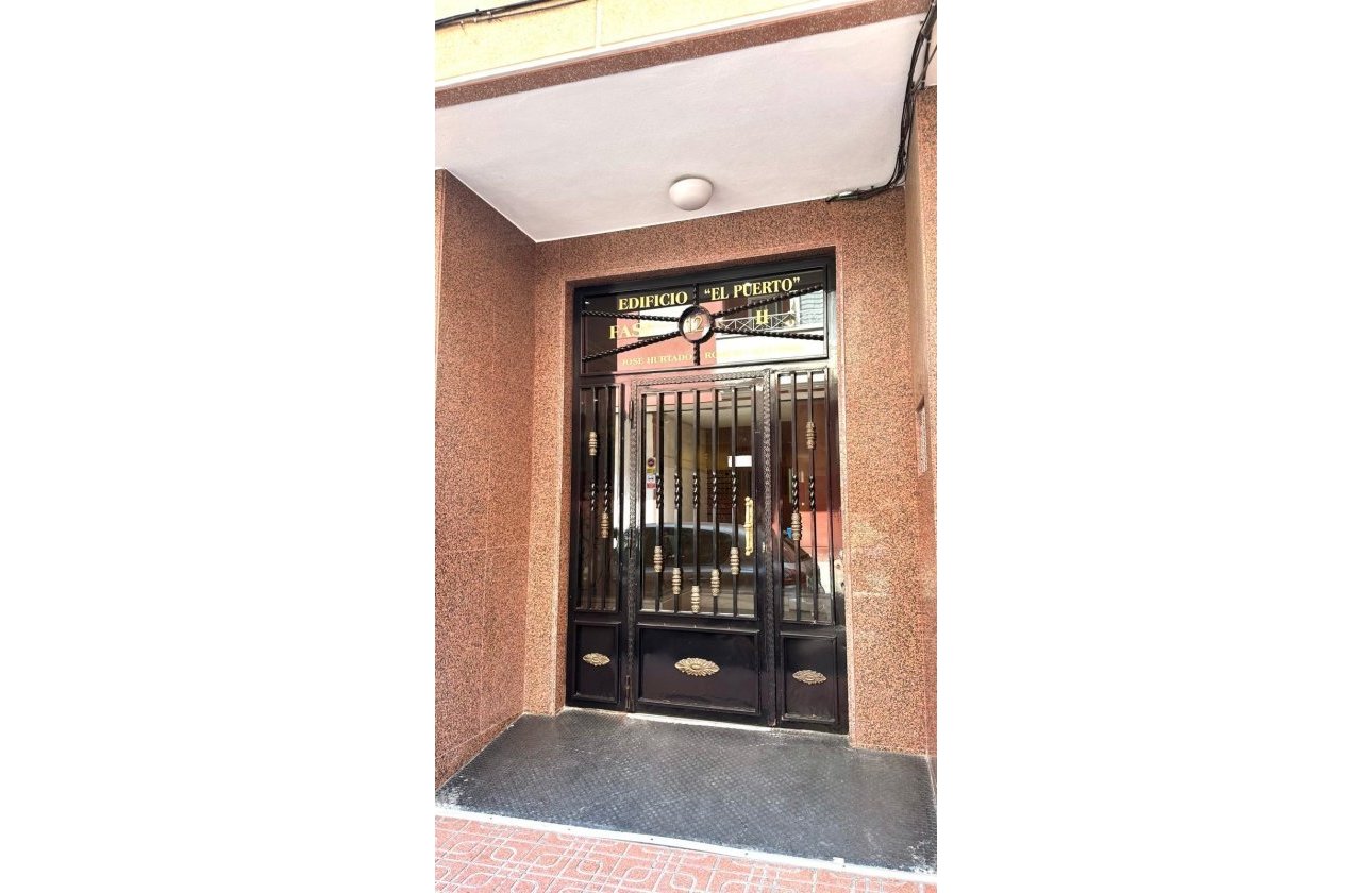 Herverkoop - Appartement -
Torrevieja - Centro