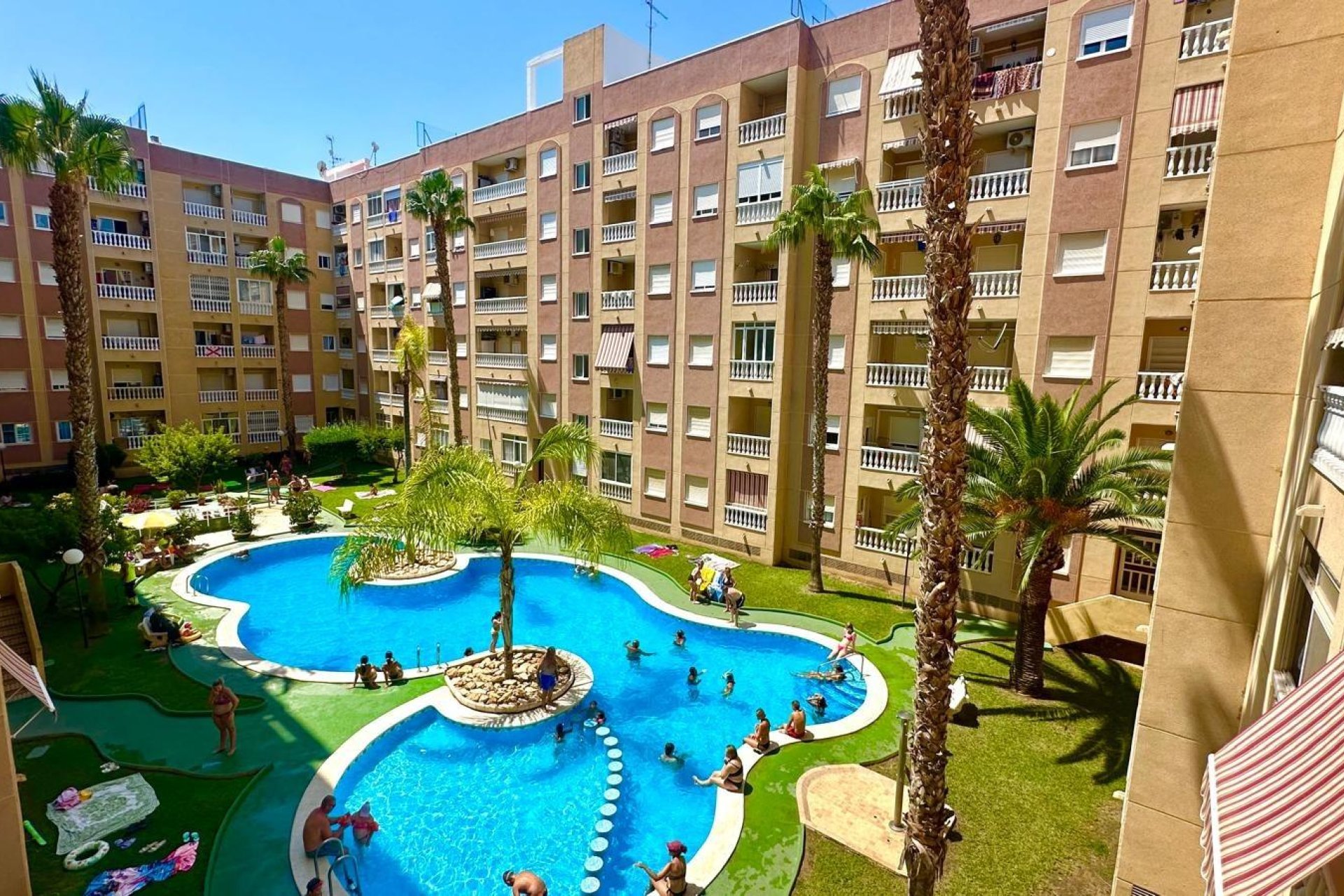 Herverkoop - Appartement -
Torrevieja - Centro