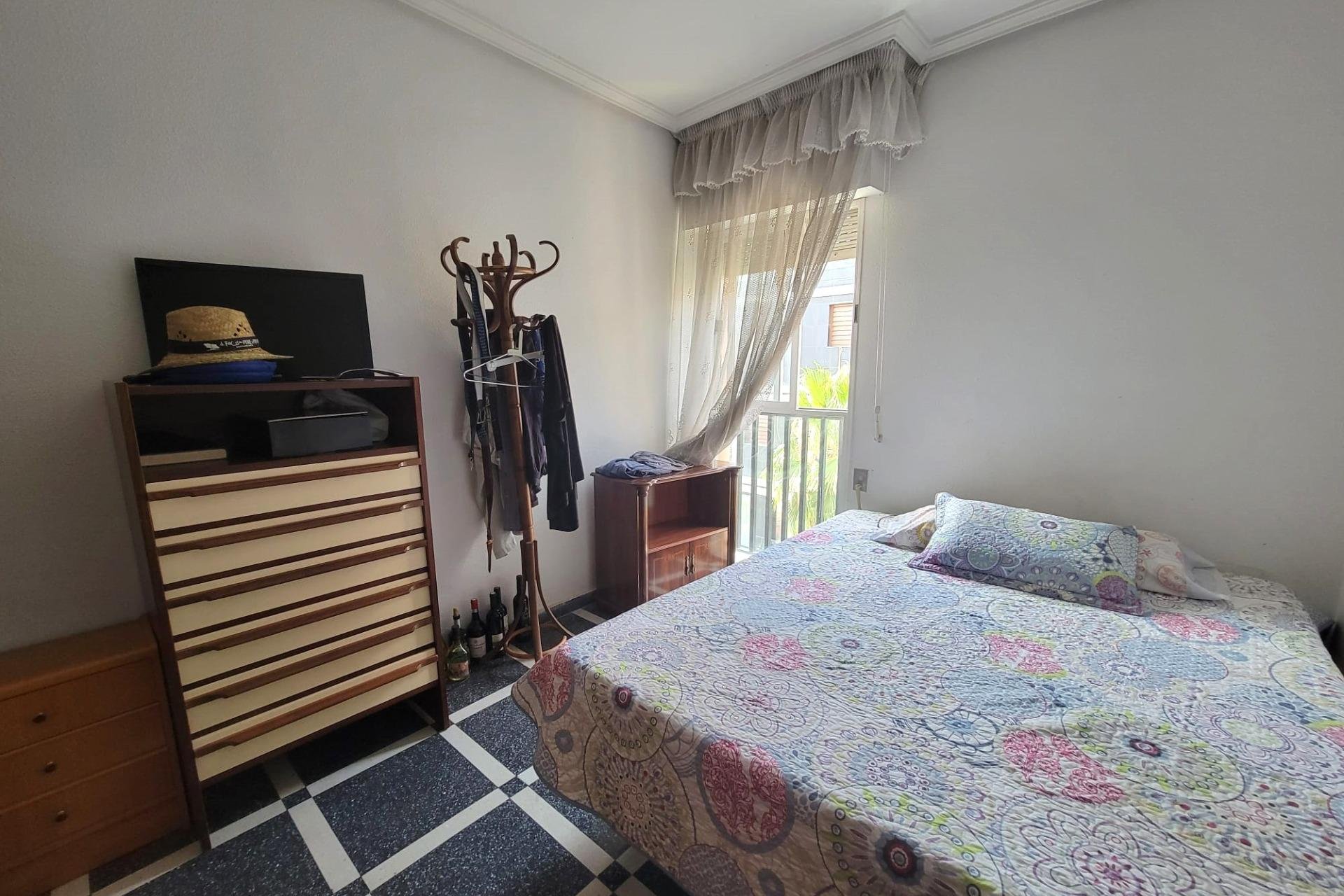 Herverkoop - Appartement -
Torrevieja - Centro