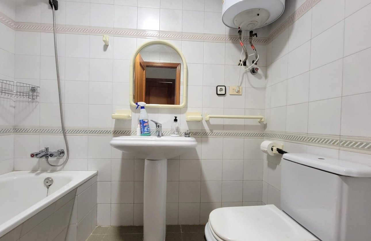 Herverkoop - Appartement -
Torrevieja - Centro