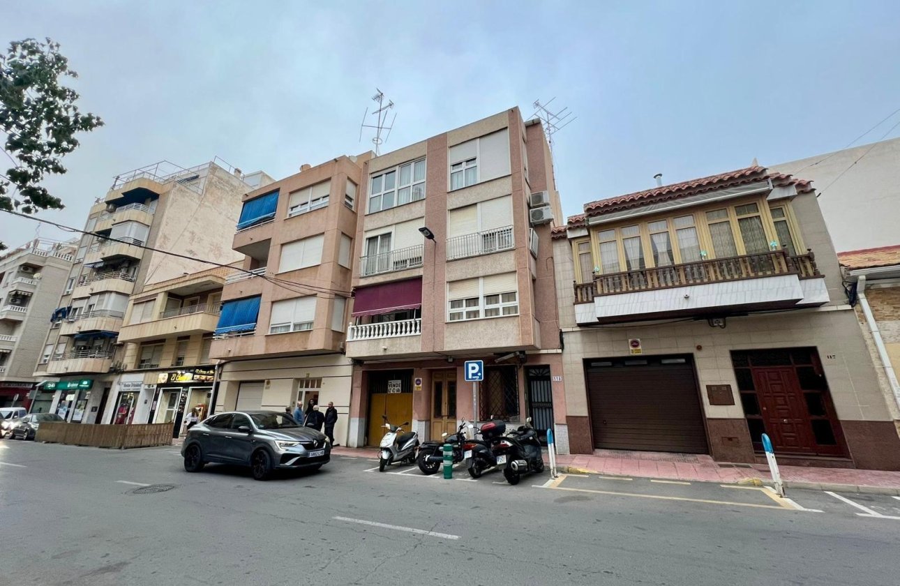 Herverkoop - Appartement -
Torrevieja - Centro