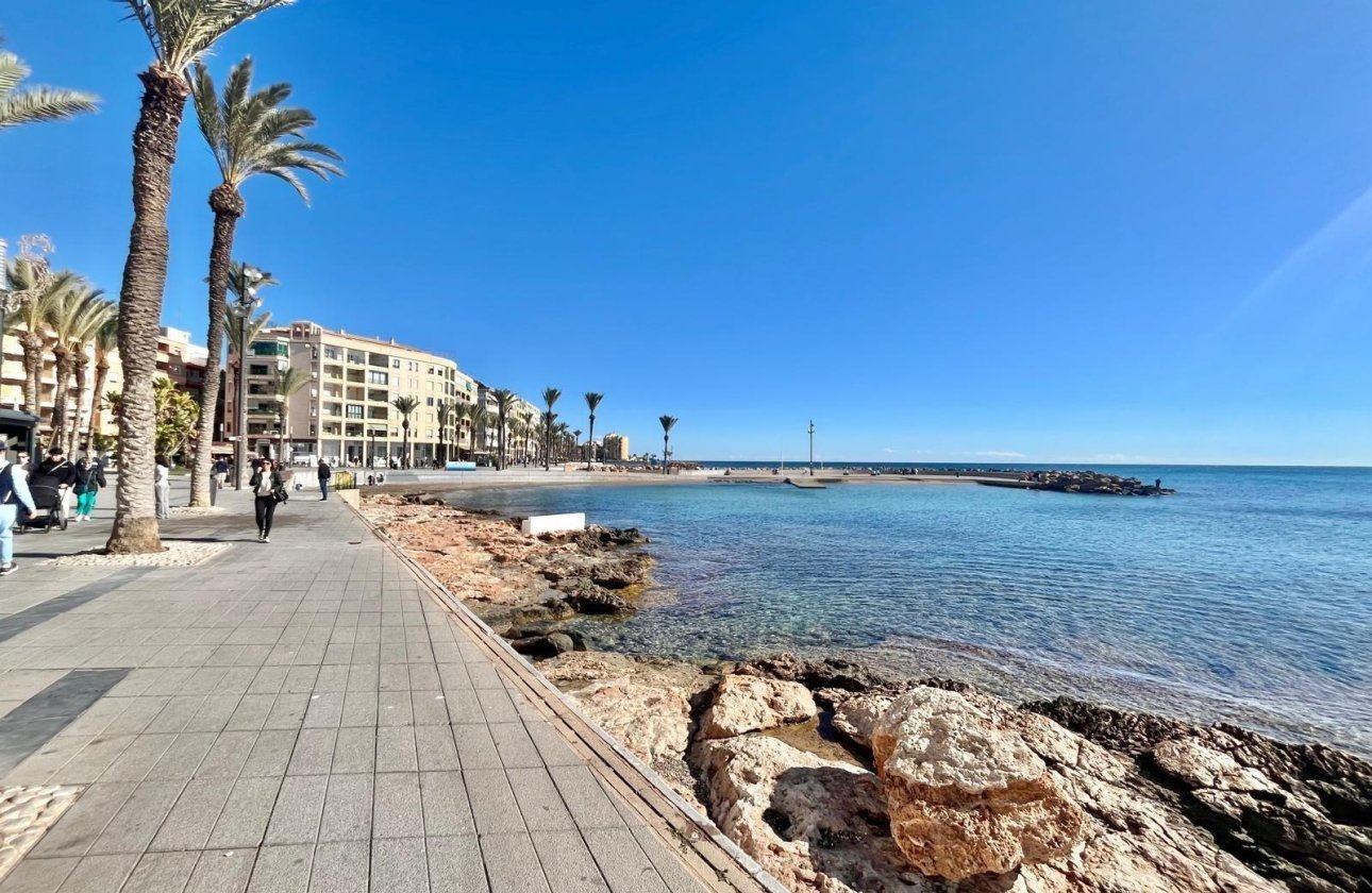 Herverkoop - Appartement -
Torrevieja - Centro